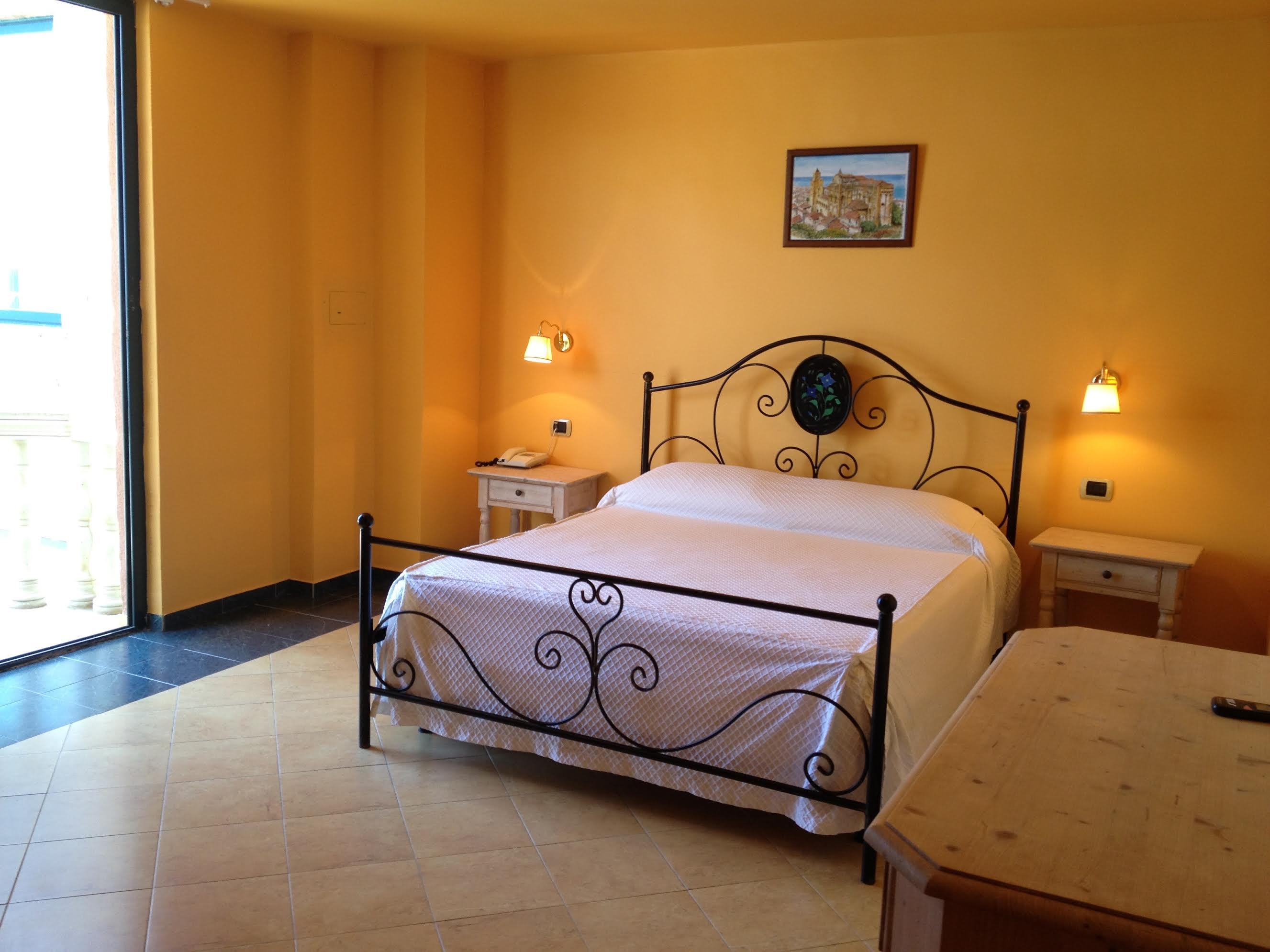 Hotel La Playa Blanca Santo Stefano di Camastra Exterior photo