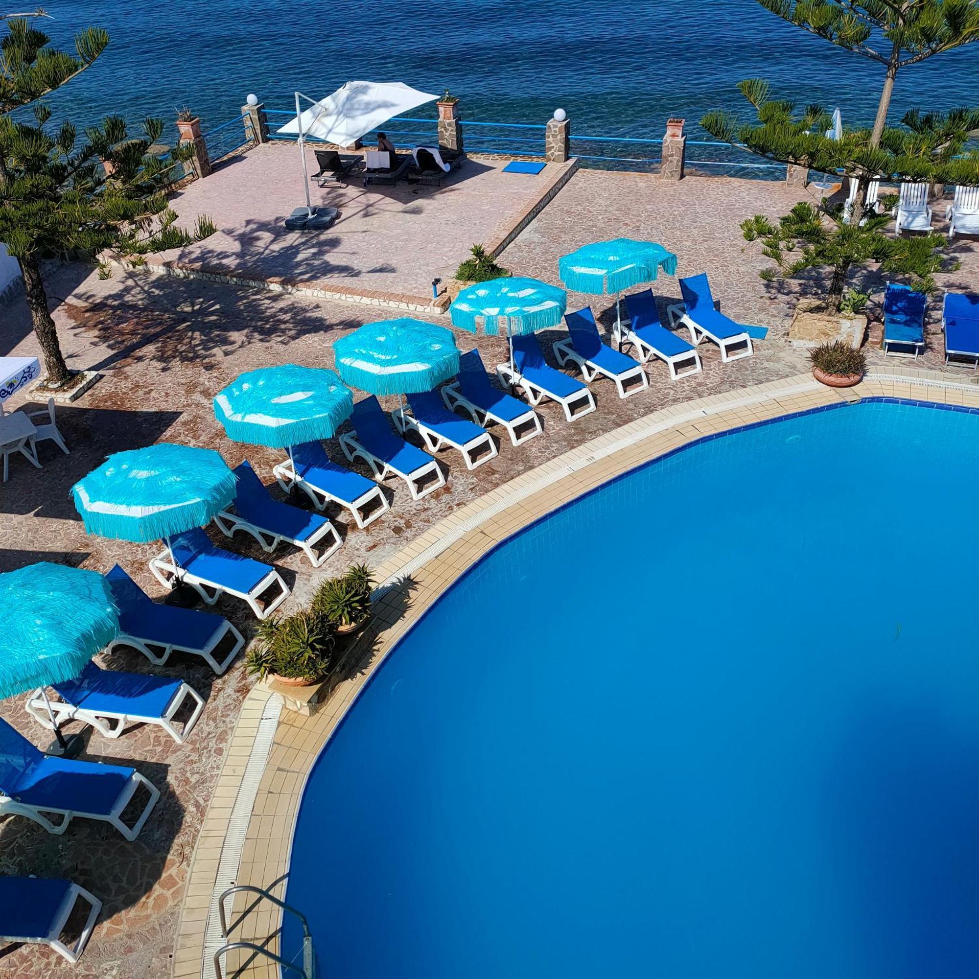 Hotel La Playa Blanca Santo Stefano di Camastra Exterior photo