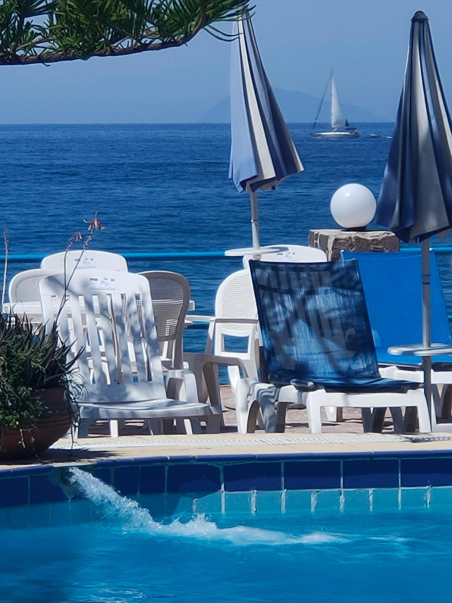 Hotel La Playa Blanca Santo Stefano di Camastra Exterior photo