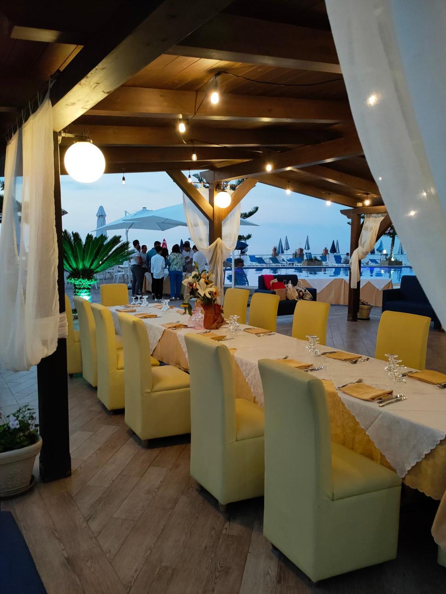 Hotel La Playa Blanca Santo Stefano di Camastra Exterior photo